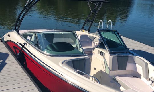 2019 Chaparral 21ft for cruise, party, swim on Lake Norman