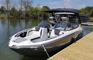 Magnificent Yamaha 242 Limited S E-Series on Lake Wateree