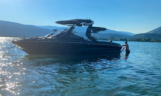 2019 Centurion 25ft WakeBoat for Charter in Vernon