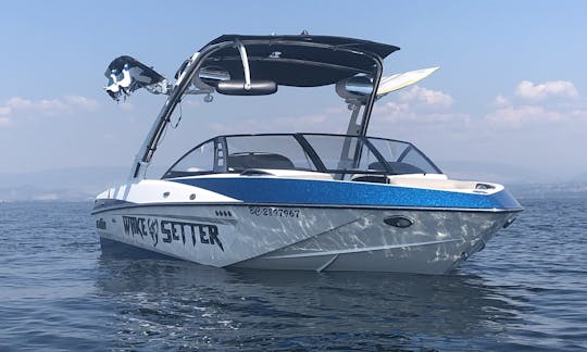 22' Malibu Wakesetter VLX for Rent in West Kelowna - Weekly Rentals Only