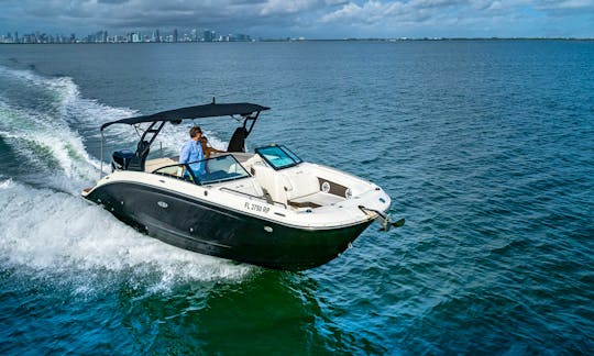 2020 Custom SEA RAY 29ft Powerboat in Miami Beach