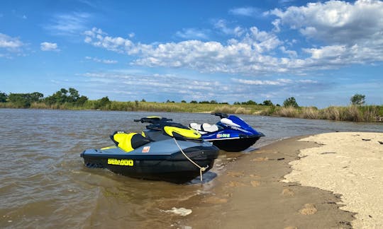 Rent 2 SeaDoo and Yamaha Jet skis for the River of the Gulf