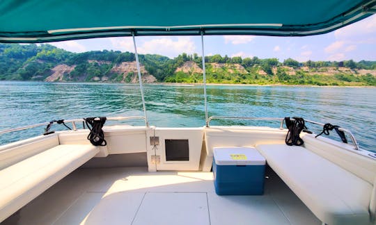 Discover and Explore Toronto onboard a 36' Yacht!