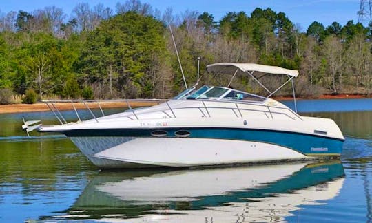 2000 Crowline 28ft Powerboat for Charter in Toronto, Canada