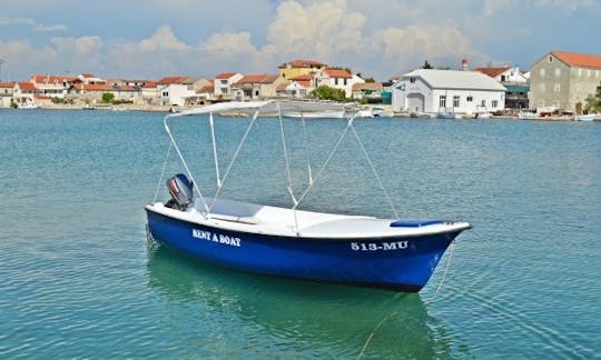 Rent 16' Pasara Dinghy in Betina, Croatia