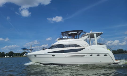 Meridian Yachts 408 Motoryacht Luxury DC Yacht Charter