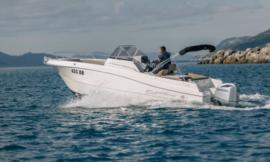 Alquiler de barco Atlantic 750 Open en Krk, Croacia