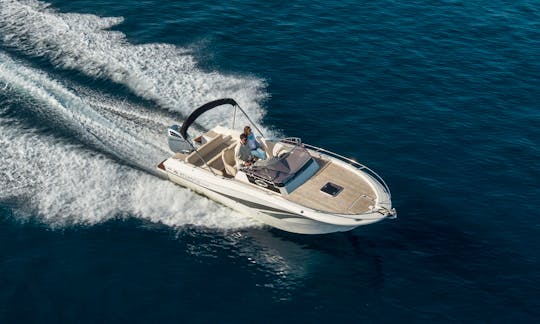 Atlantic 730 Sun Cruiser Speedboat