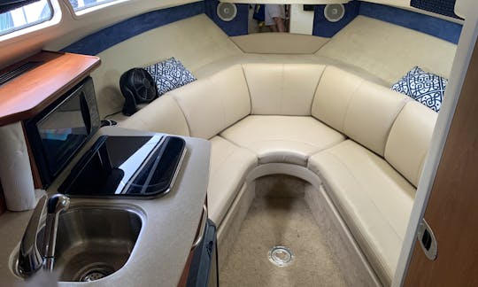 25’ Bayliner Motor Yacht Charter in Rochester, NY