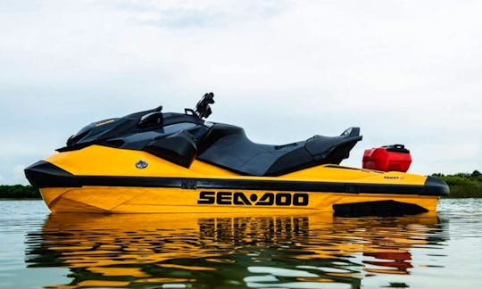 2021 Seadoo RXT 300 on Lake Travis