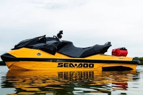 2021 Seadoo RXT 300 on Lake Travis