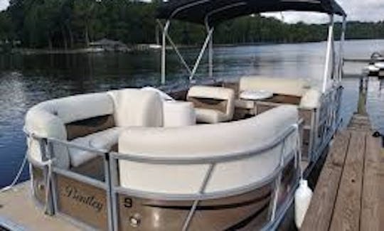 Godfrey 20' Pontoon Boat for Rental in Orlando