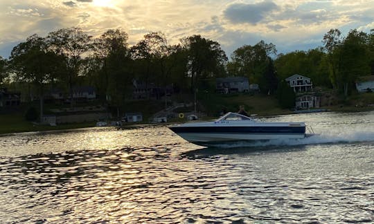 Bayliner Capri 1950 Boat Rental on Congamond Lake (19 ft • Fits 7 • 4 Hour - 1 Month Rentals Available)