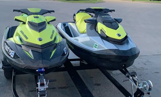 Jetskis SeaDoo 2021 et 2019 à louer à la journée à Rockwall