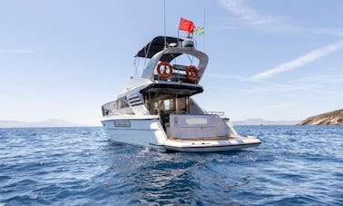 Yacht à moteur à Bodrum pour des charters quotidiens (convient aux couples/petits groupes jusqu'à 6 personnes)