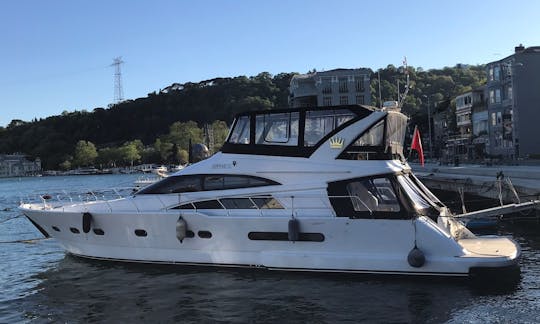 Reserve this 12 people luxury yacht in İstanbul