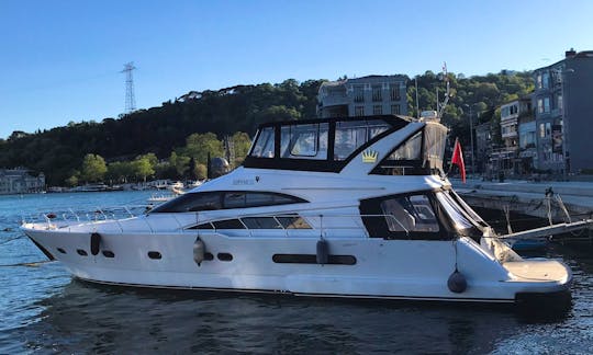 Reserve this 12 people luxury yacht in İstanbul