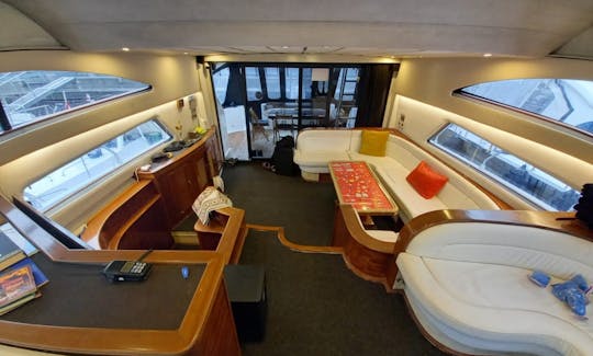 Reserve this 12 people luxury yacht in İstanbul