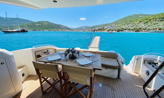 Luxury Flybridge Motor Yacht Charter in Mugla