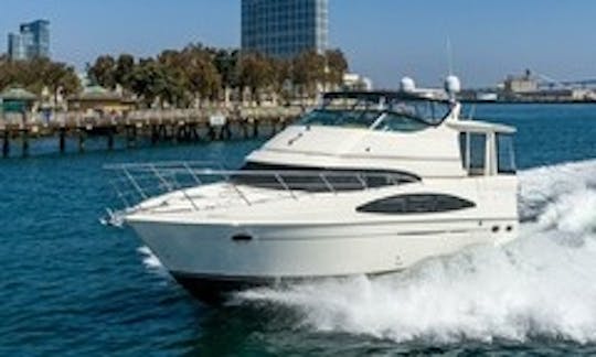 Luxury Yacht with bow area, fly bridge, aft deck, swim platform, full living room, 2 dinning rooms, 2 full bedrooms and 2 full bathrooms, full kitchen