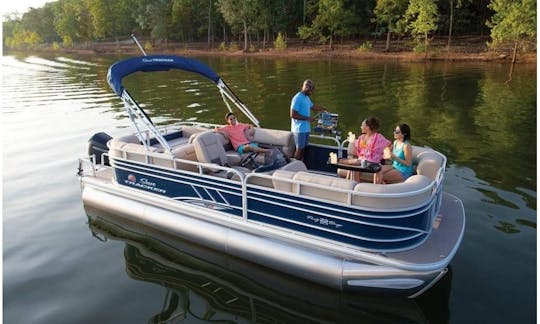 2021 Sun Tracker Tritoon Party Barge on Grapevine Lake