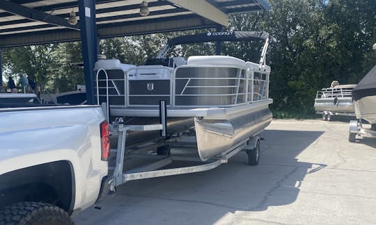 Godfrey 20' Pontoon Boat for Rental in Orlando