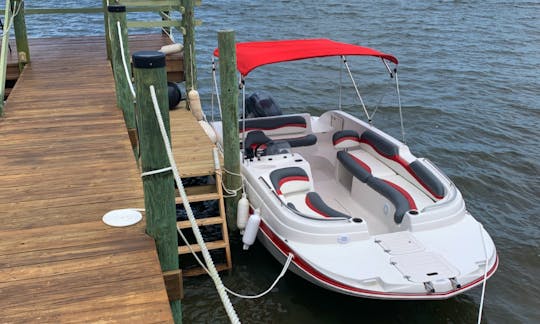 Easy to board from a high dock or floating dock.
