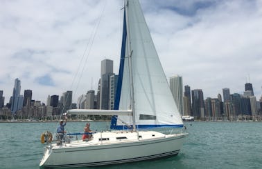 Charter a 31' Pearson Cruising Sloop, Chicago