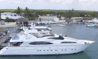 Azimut 101’ Mega Yacht with Jacuzzi and Jet Ski with pickup in Riviera Maya