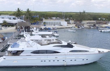 Azimut 101’ Mega Yacht with Jacuzzi and Jet Ski with pickup in Riviera Maya