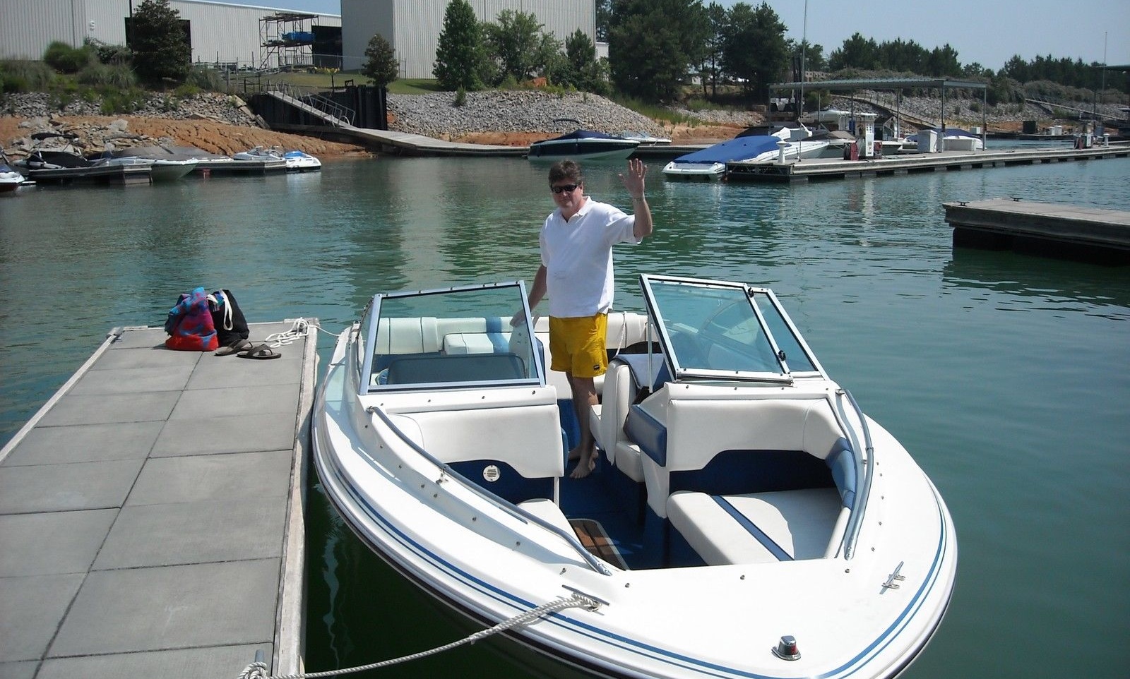 Dana Point Open Bow 18OB 135HP SeaRay Power Boat with Plenty of and Full Bimini Top | GetMyBoat