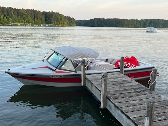 Bateau familial de 22 pieds pour le ski nautique et le fun 