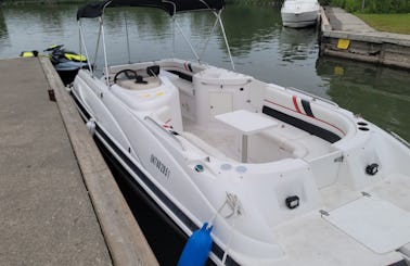 Donzi Z23 Sport Powerboat for Charter in Toronto