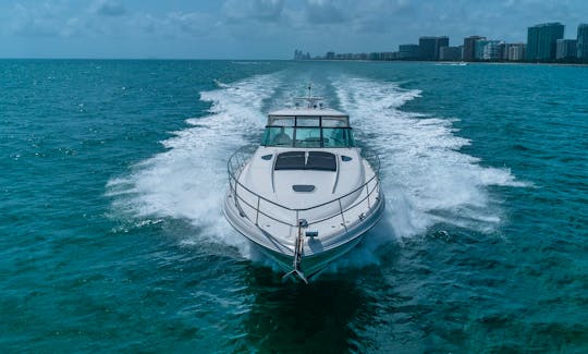 Luxury 55' Searay Sundancer Motor Yacht in Miami Beach with Captain and Crew