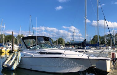 30 foot Express Cruiser for rent in Columbia River or Downtown Portland
