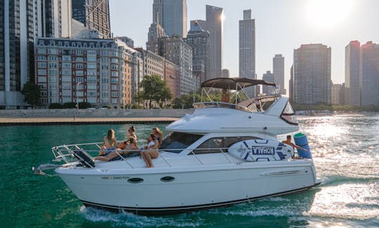 Multi Level LUXURY Yacht Rental in Chicago - Water toys are included! (M)