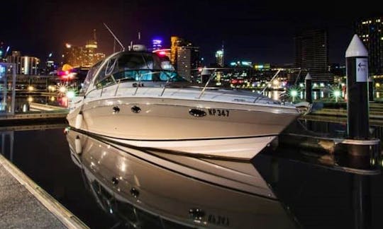 Large Luxury 37 Ft Four Winns Vista Motor Yacht Cruiser Rental in Toronto