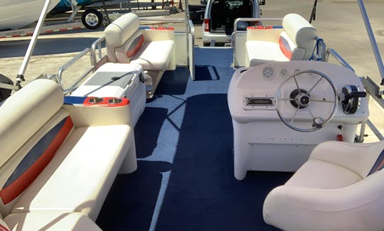 Brand new clean navy blue carpet on this boat!