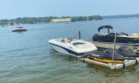 28' Chapparal Hull Craft for Cruising or Sandbar Charter in Lake Wylie