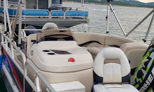 Pontoon Boat for Charter up to 9 people in Texas