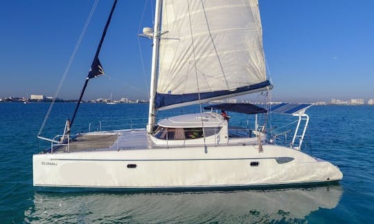 Alquiler privado en catamarán de 40 pies/capacidad para 30 personas