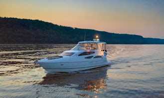 Majestic Yacht for Rent in Hudson River