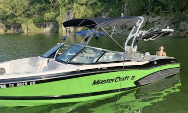 Mastercraft X30 Watersport Boat on lake Austin 