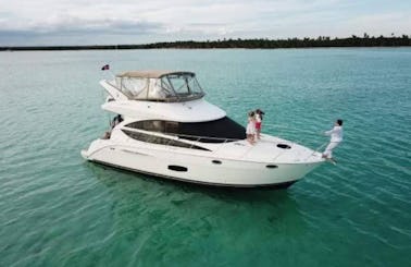 Visit Saona or Catalina island renting our 42 feet yacht.