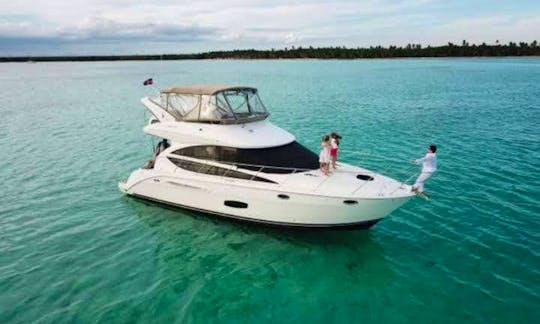 Visit Saona or Catalina island renting our 42ft yacht.