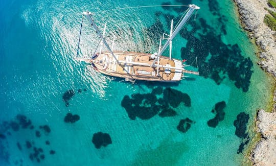 Goleta de lujo de 24 metros y 4 cabinas para alquilar en Bodrum, Turquía