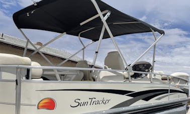 26' Suntracker Party Barge for Daily Rental in Bullhead City