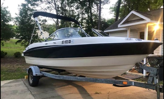 Awesome Bayliner Bowrider 185 for up to 8 guests on Lake Lanier
