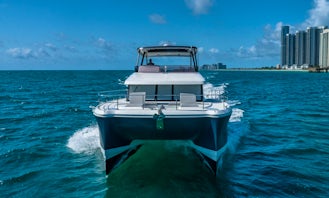 50' Fountaine Yacht in Fort Lauderdale