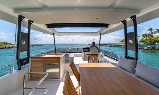 50' Fountaine Yacht in Fort Lauderdale